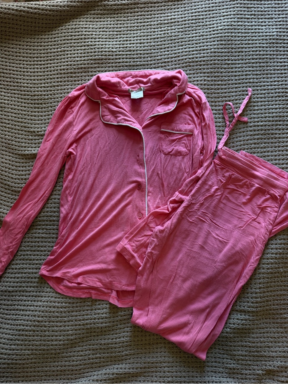 Cozy Women's Long-Sleeve Pink Pajama Set with Drawstring Pants